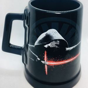 Star Wars Kylo Ren with red light saber cup